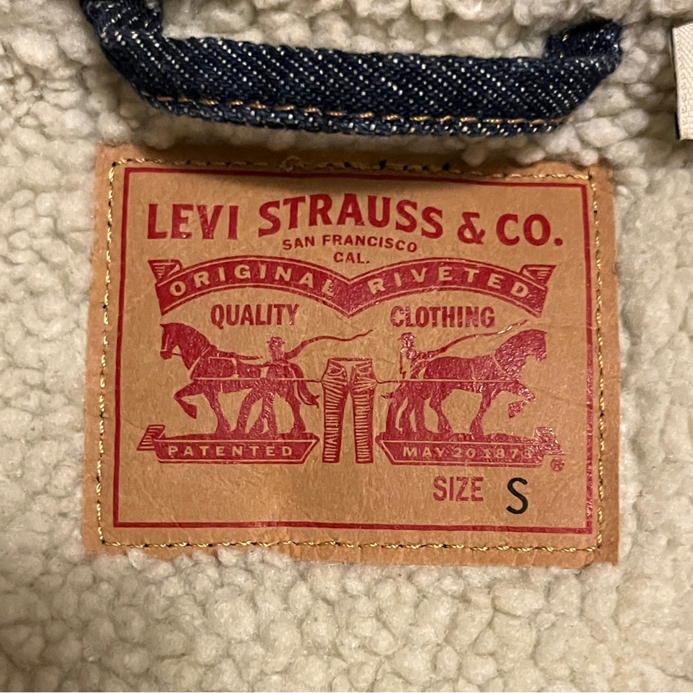 Levi Strauss denim jacketed with Sherpa lining - Picture 3 of 4